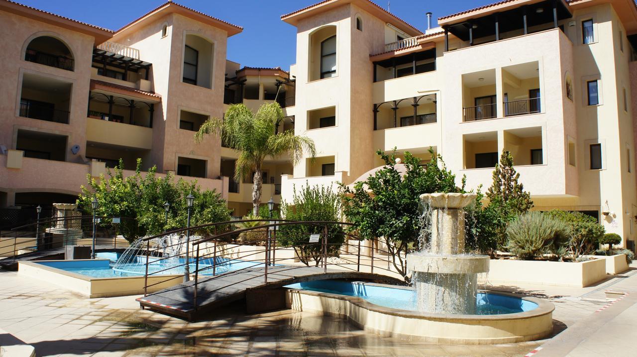 Townhouse Queens Gardens Paphos Zimmer foto