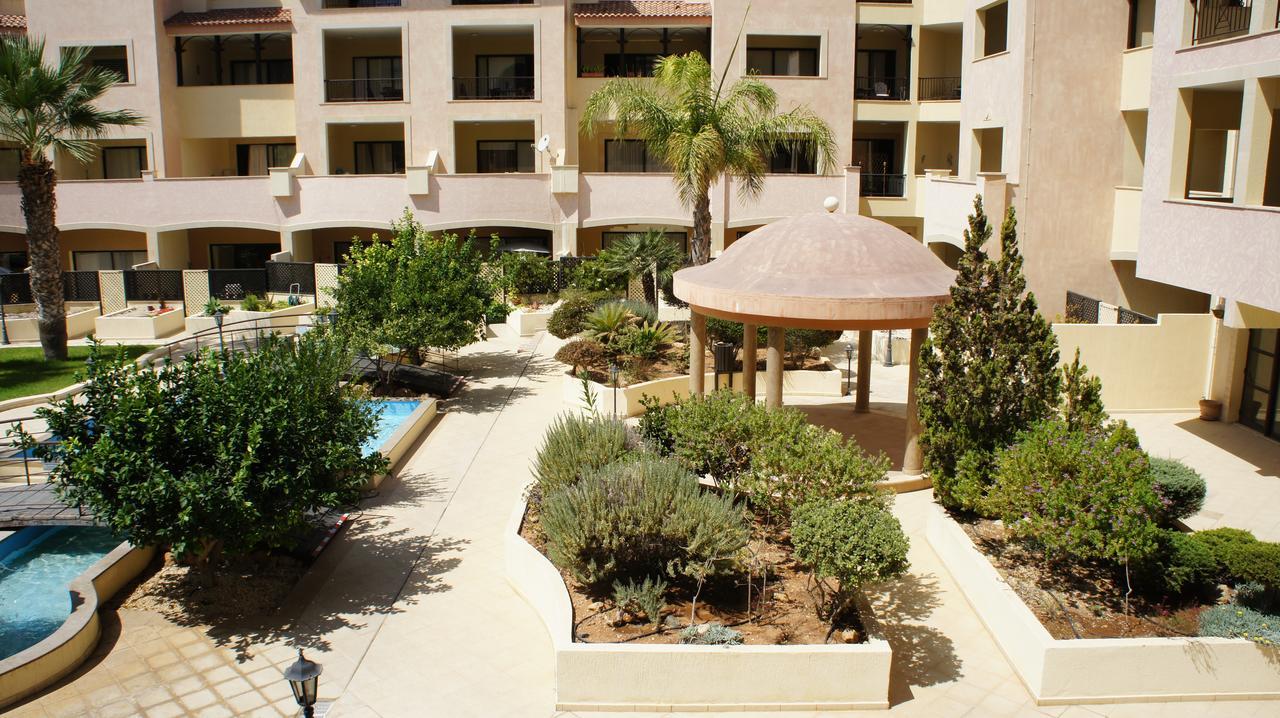 Townhouse Queens Gardens Paphos Exterior foto